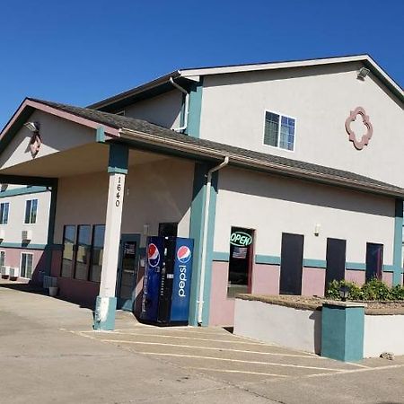 Value Inn & Suites Salina Kültér fotó
